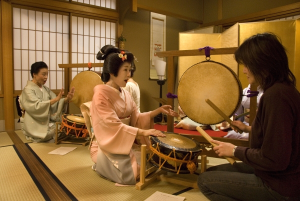 kanzawa Spectacle de geisha dans le quartier  Nishi Chaya